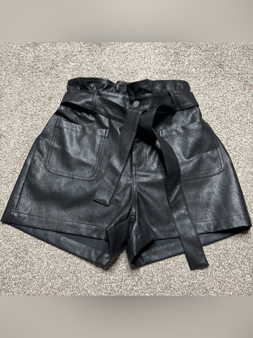 Faux leather short